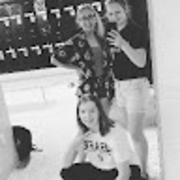 Meet your Posher, Faith - Picture 1 of 1